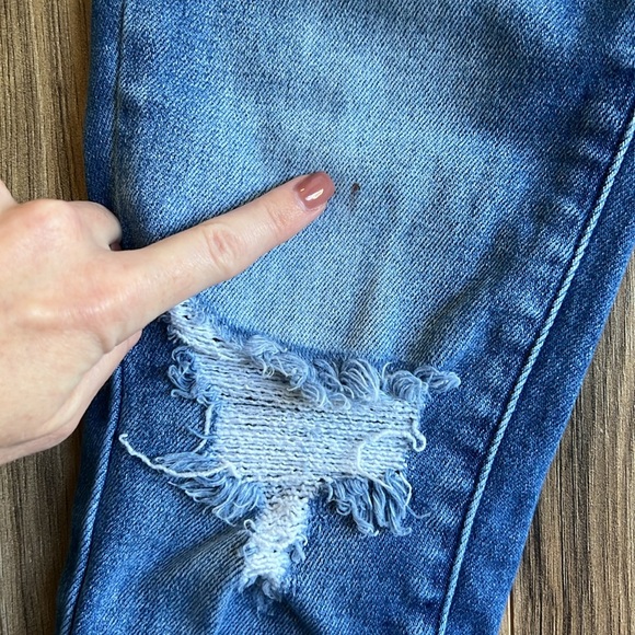 KanCan mid rise fringe ankle Jean - Picture 3 of 6